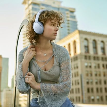 Picture of Bose QuietComfort Wireless Noise Cancelling Headphones, Bluetooth Over Ear Headphones with Up To 24 Hours of Battery Life